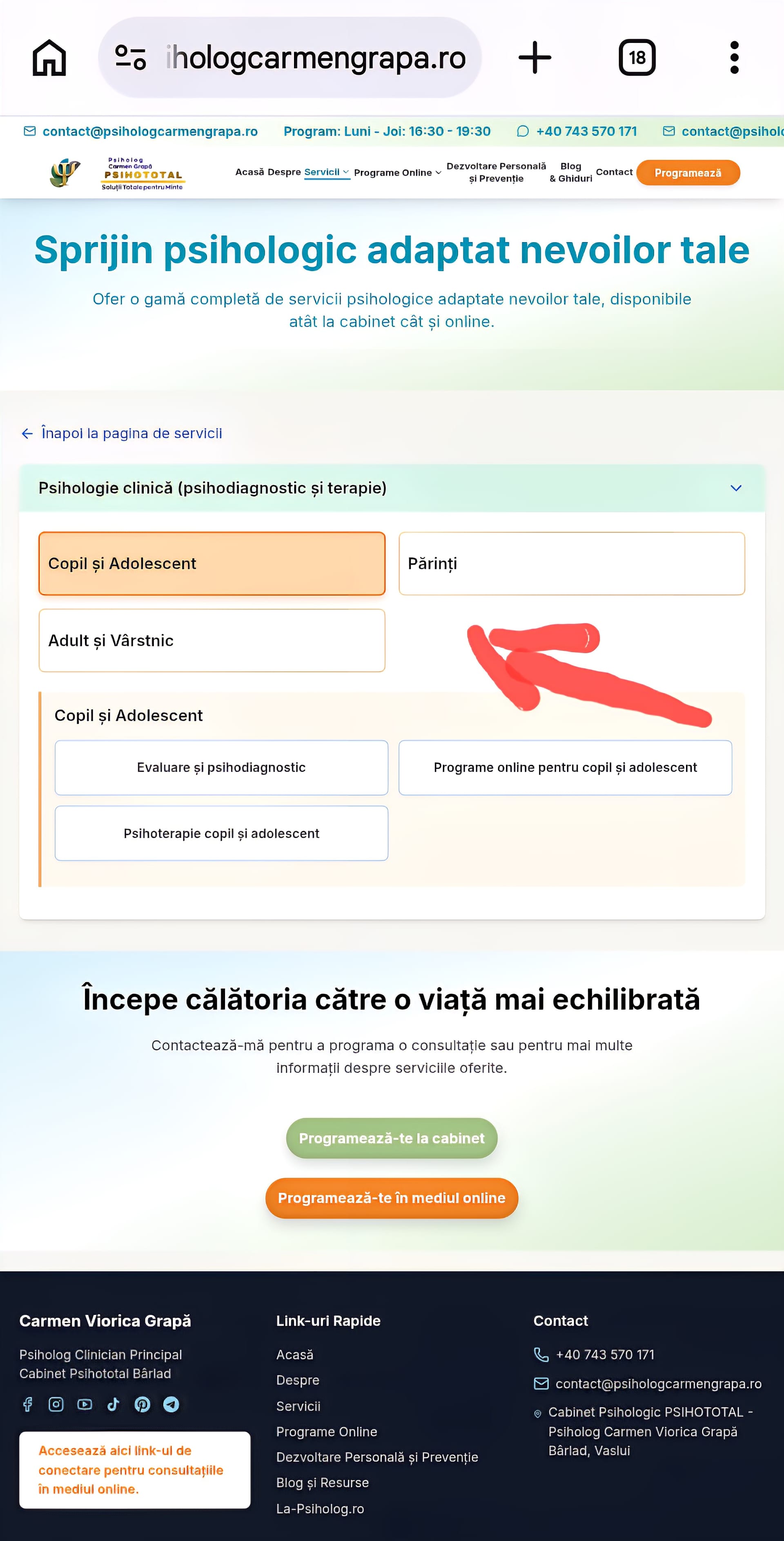 Interfața site-ului în secțiunea pentru copii și adolescenți, cu o săgeată roșie care arată cum se accesează un serviciu specific.