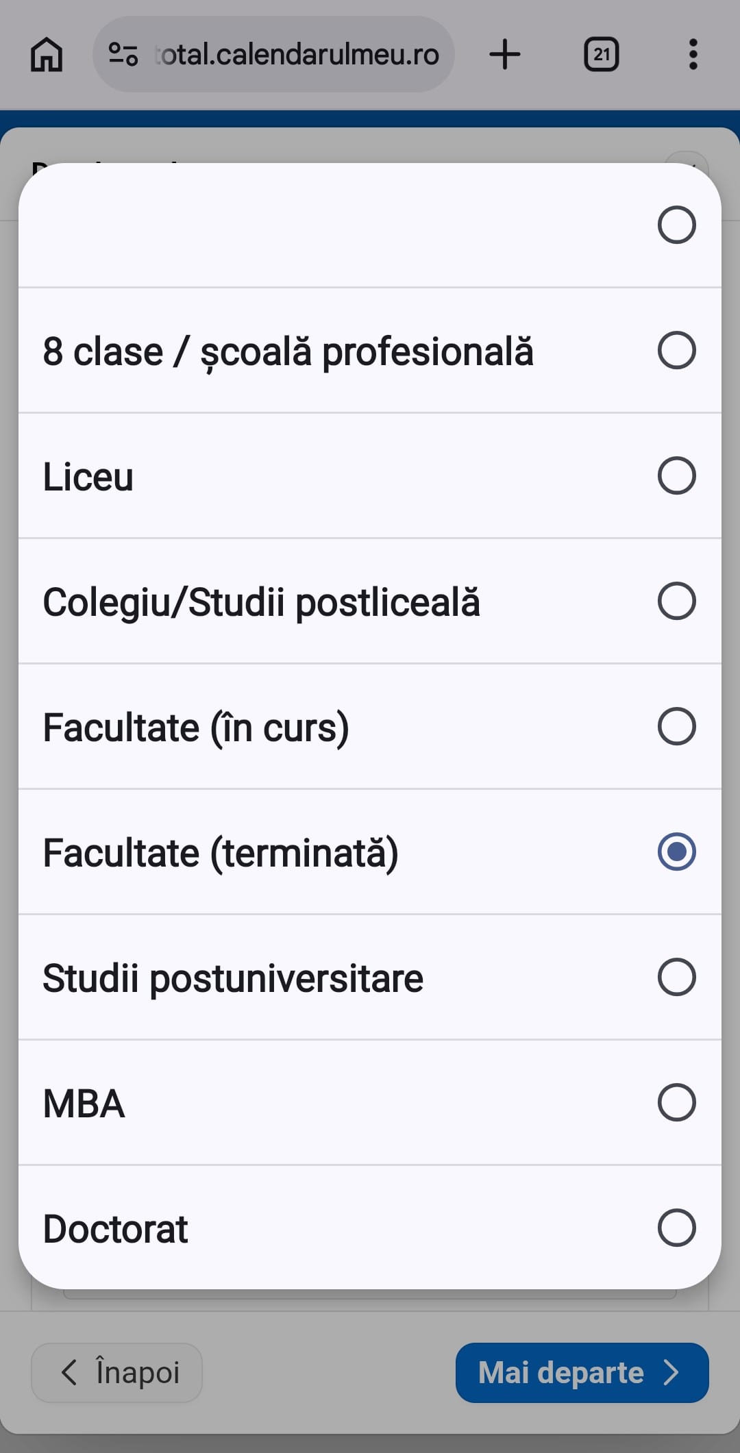 Meniu derulant din formularul de programare care exemplifică modul de selectare a nivelului de educație.